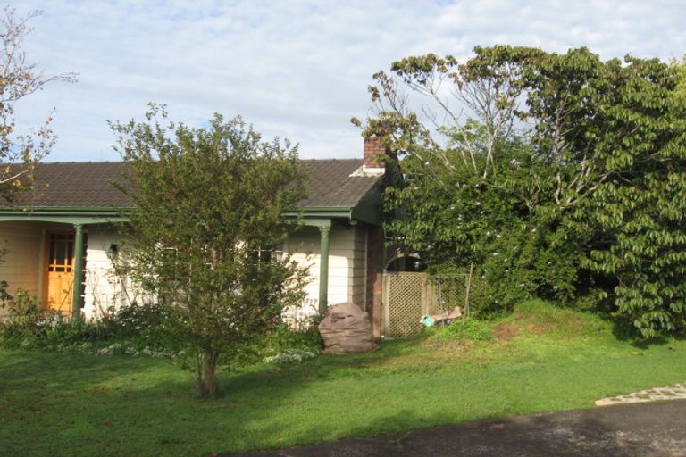 Photo of property in 21 Cascades Road, Pakuranga Heights, Auckland, 2010