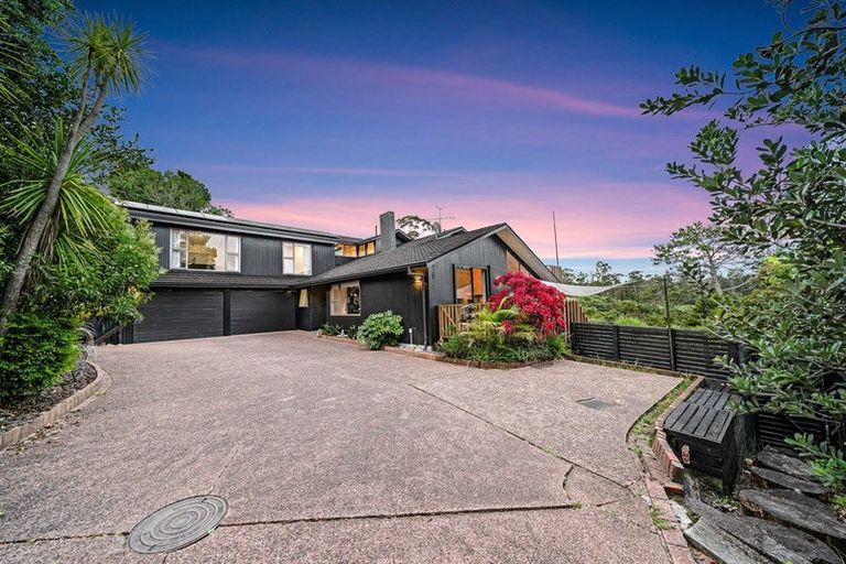 Photo of property in 8 Aberdeen Road, Campbells Bay, Auckland, 0620
