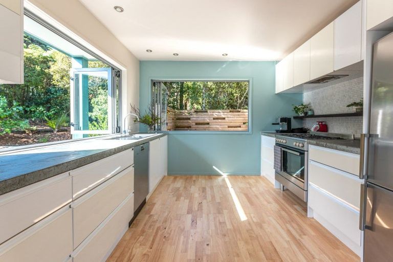 Photo of property in 12 Makora Avenue, Oneroa, Waiheke Island, 1081