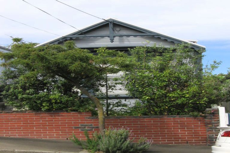 Photo of property in 16 Milton Street, Berhampore, Wellington, 6023