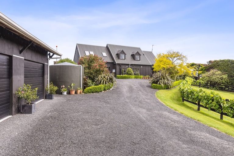 Photo of property in 42 Pukenamu Road, Te Horo, Otaki, 5581