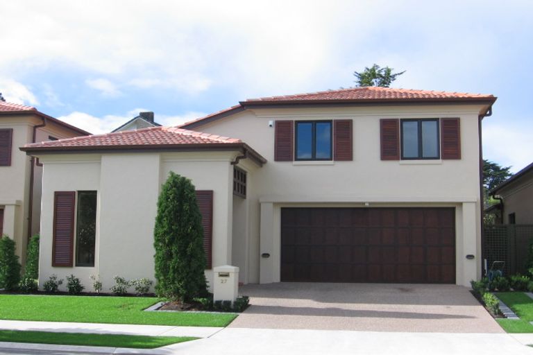 Photo of property in 27 Bridgefield Crescent, Flat Bush, Auckland, 2016