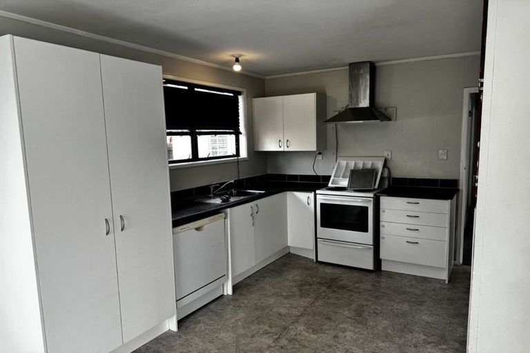 Photo of property in 10 Karepo Crescent, Ranui, Auckland, 0612