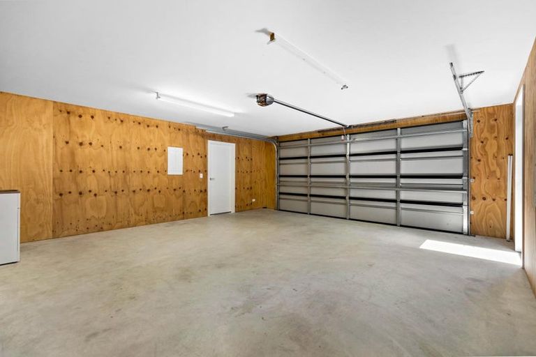 Photo of property in 35 Rannoch Drive, Jacks Point, Queenstown, 9371