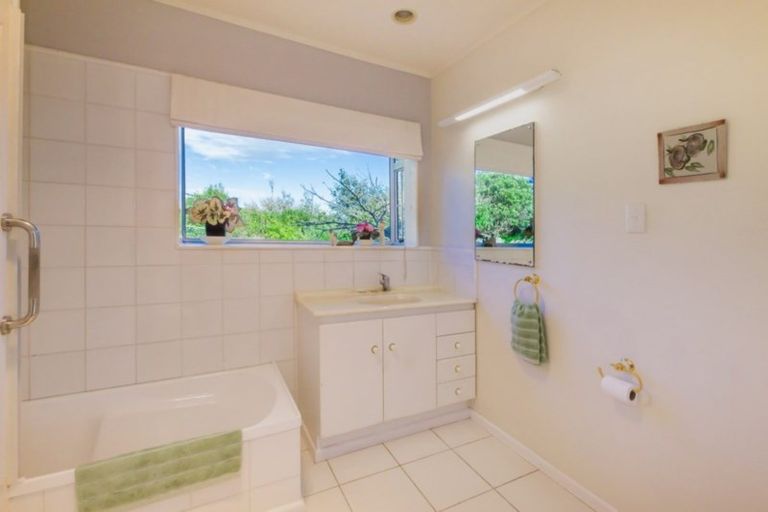 Photo of property in 10-10a Poplar Avenue, Raumati South, Paraparaumu, 5032