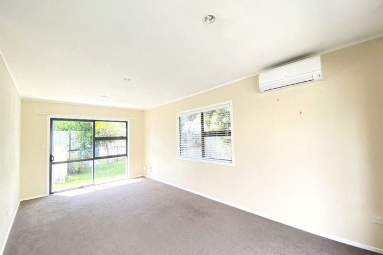 Photo of property in 67 Beach Road, Te Atatu Peninsula, Auckland, 0610