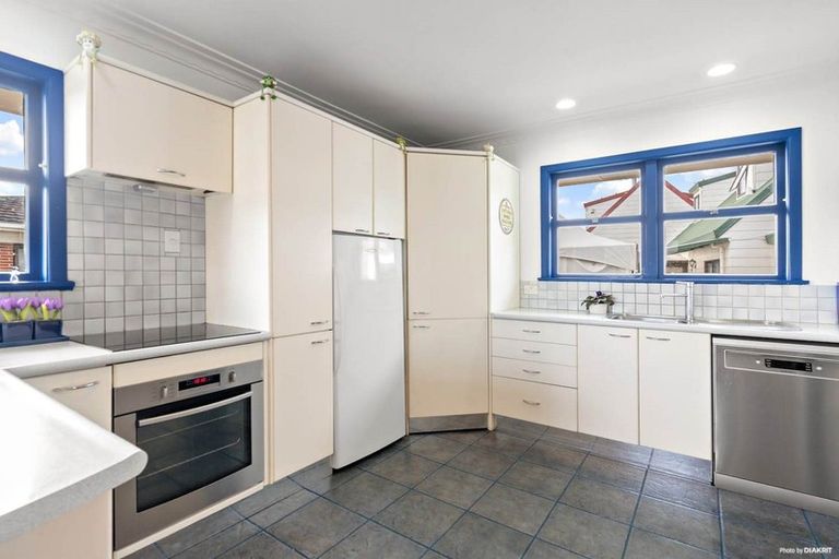 Photo of property in 1/27 Buckingham Crescent, Manukau, Auckland, 2025