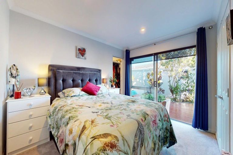 Photo of property in 107 Ryder Crescent, Levin, 5510