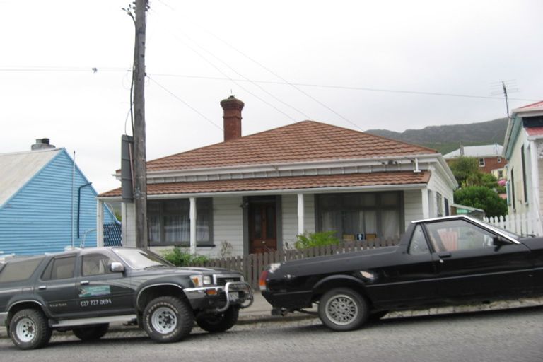 Photo of property in 49 Oxford Street, Lyttelton, 8082