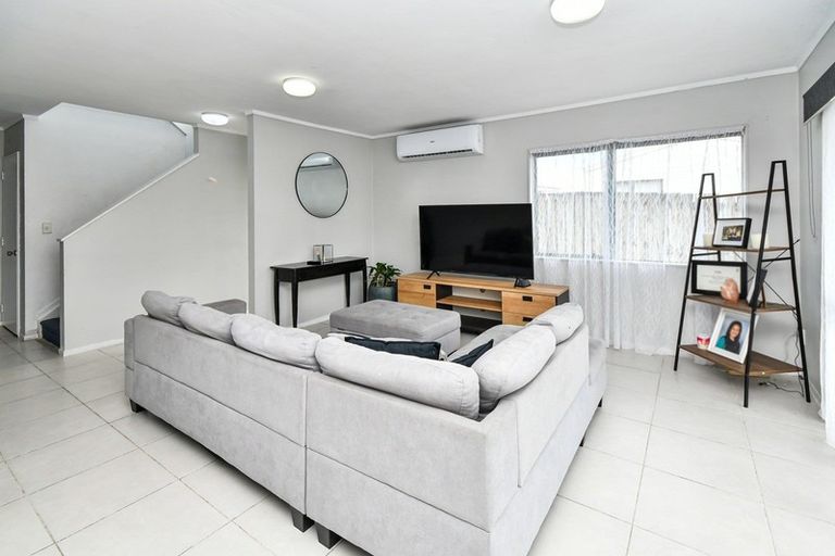 Photo of property in 1/19 Oratu Place, Manurewa, Auckland, 2102