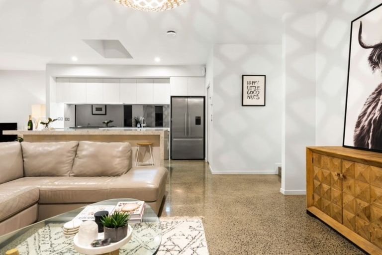 Photo of property in 14 Rock Isle Road, Torbay, Auckland, 0630