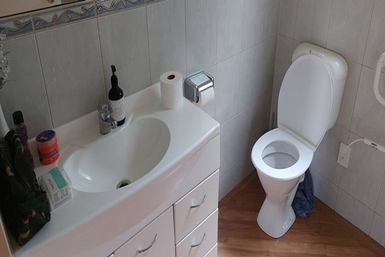 Photo of property in 3/48a Exmouth Road, Northcote, Auckland, 0627