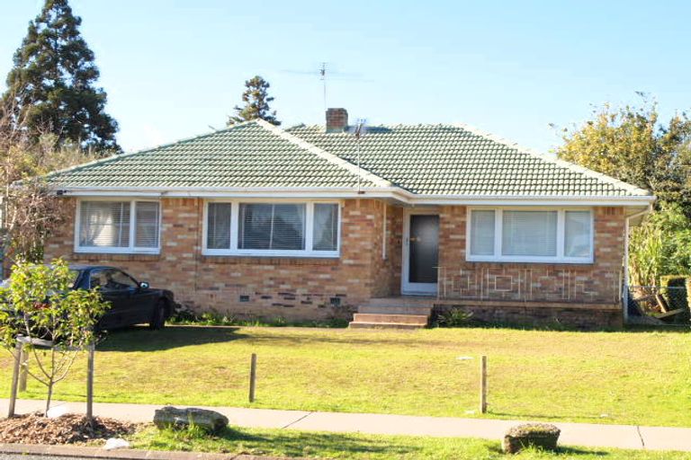 Photo of property in 76 Rosella Road, Mangere East, Auckland, 2024