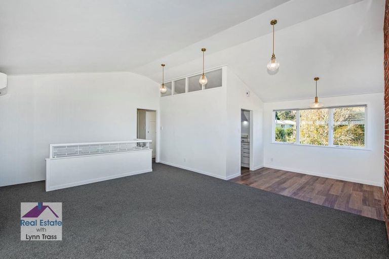 Photo of property in 42 Memorial Drive, Parahaki, Whangarei, 0112