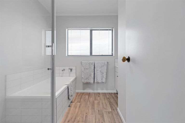 Photo of property in 1 Emery Place, Papamoa Beach, Papamoa, 3118