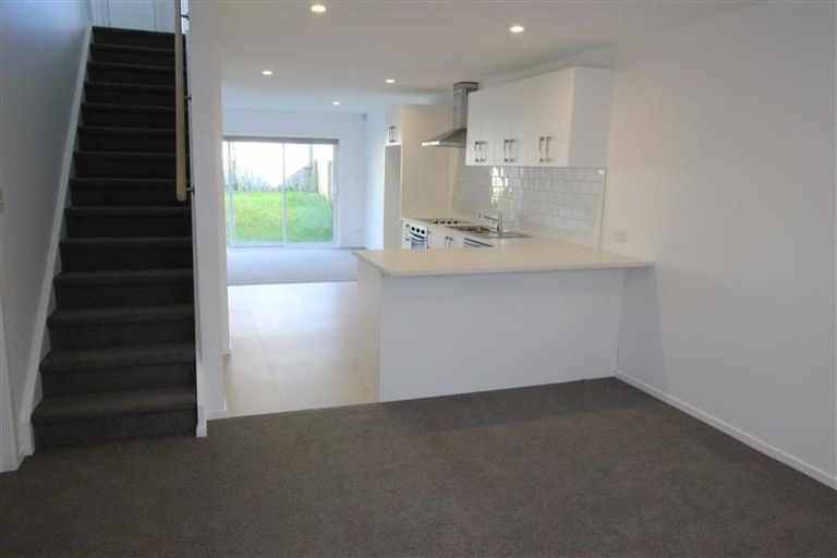 Photo of property in 2/67b Metcalfe Road, Ranui, Auckland, 0612