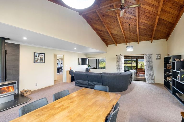 Photo of property in 249 Tararua Road, Levin, 5571