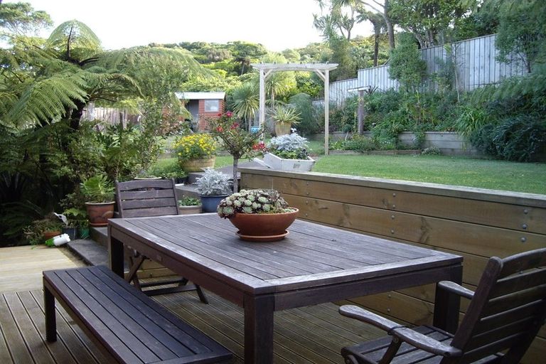 Photo of property in 37 Huntleigh Park Way, Ngaio, Wellington, 6035