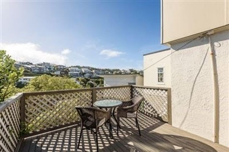 Photo of property in 5 Shalimar Crescent, Khandallah, Wellington, 6035