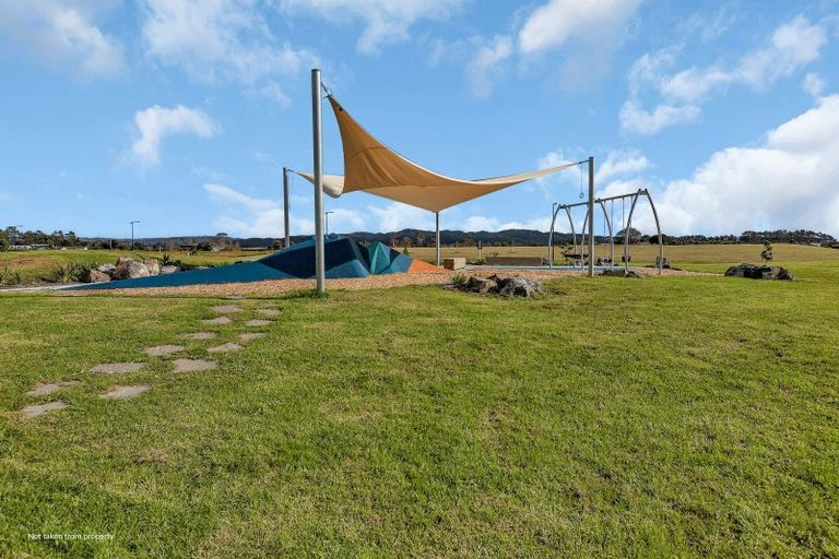 Photo of property in 9 Kapiakauri Road, One Tree Point, 0118