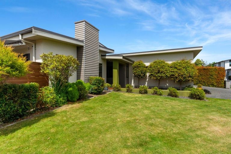 Photo of property in 7 Ruru Place, Levin, 5510