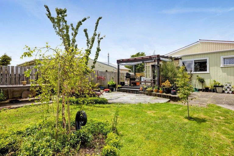 Photo of property in 22 Mahoe Street, Inglewood, 4330