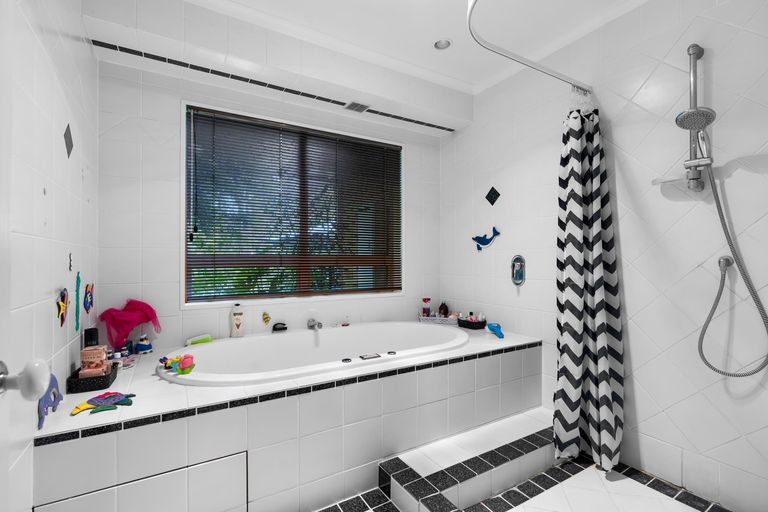 Photo of property in 7 Sunset Close, Western Heights, Hamilton, 3200