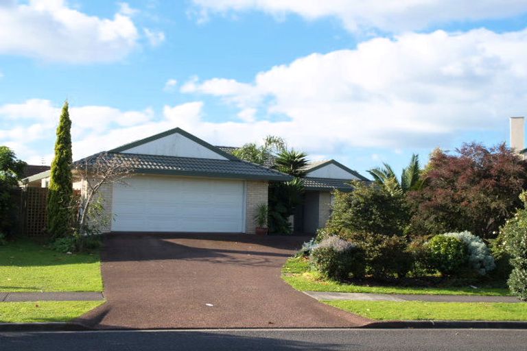 Photo of property in 36 Bob Charles Drive, Golflands, Auckland, 2013
