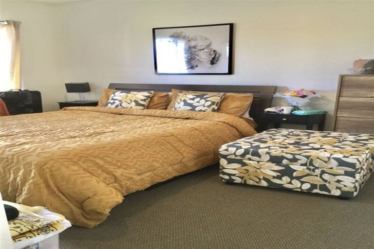 Photo of property in 18/1 Briar Way, New Lynn, Auckland, 0600