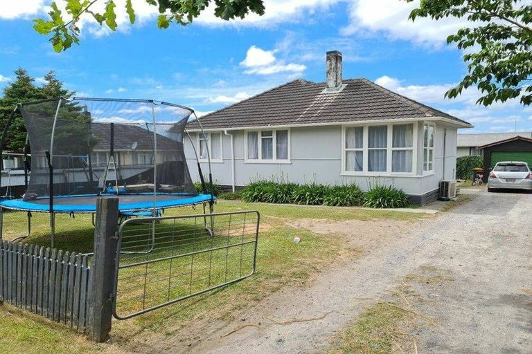 Photo of property in 10 Ross Road, Western Heights, Rotorua, 3015