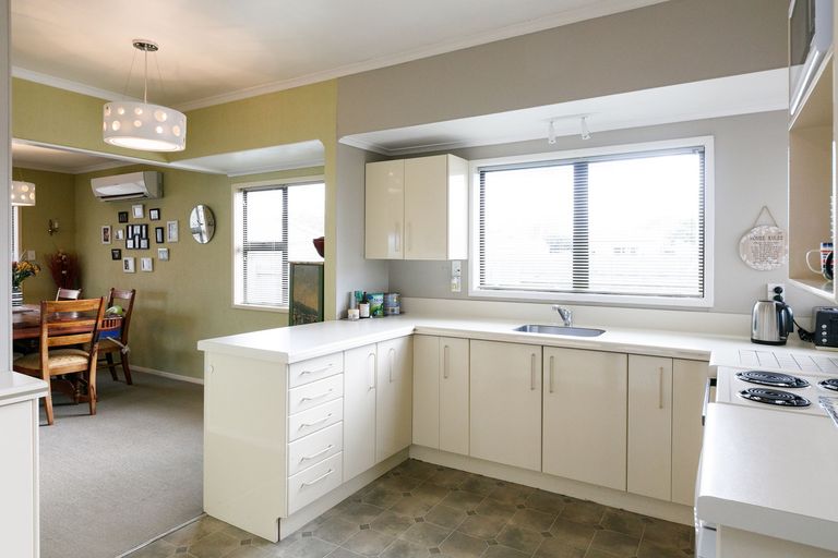 Photo of property in 1a Carthew Street, Feilding, 4702