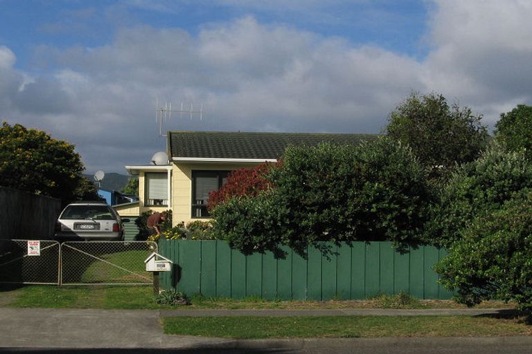Photo of property in 164 Tutere Street, Waikanae Beach, Waikanae, 5036