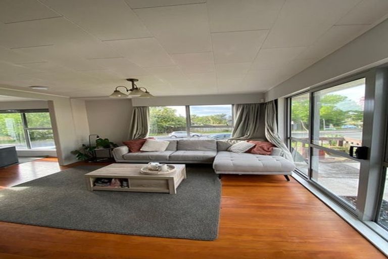 Photo of property in 9 Cockayne Crescent, Sunnynook, Auckland, 0620