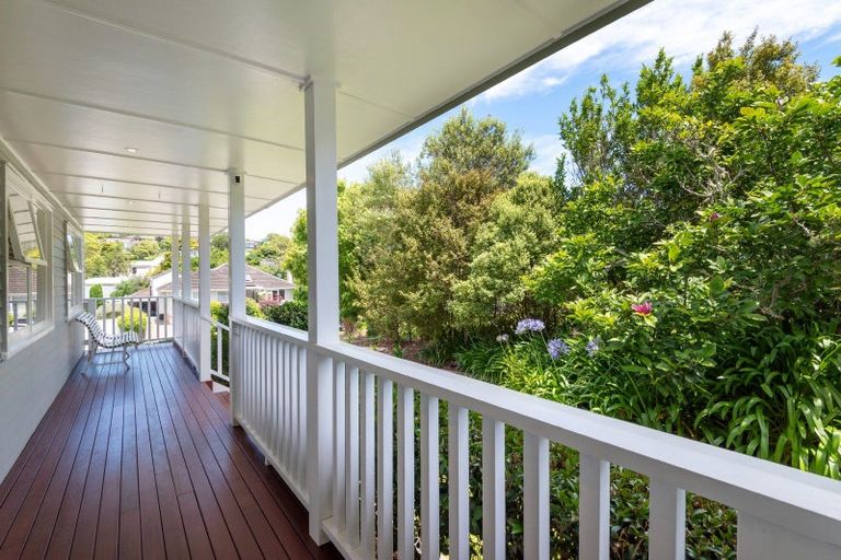 Photo of property in 3 Philip Place, Hillcrest, Auckland, 0627
