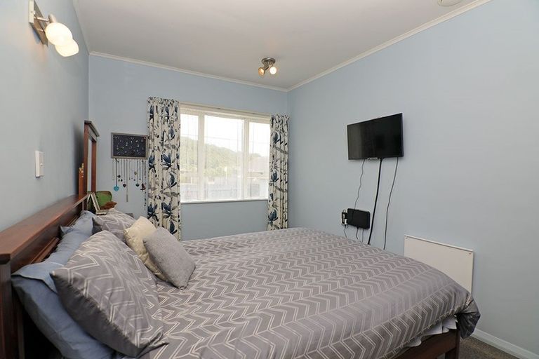 Photo of property in 4 Leveson Street, Strathmore Park, Wellington, 6022