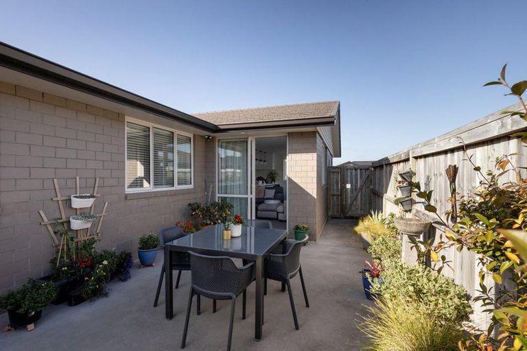 Photo of property in Waterview Estate, 34/4 Greystone Place, Omokoroa, 3114