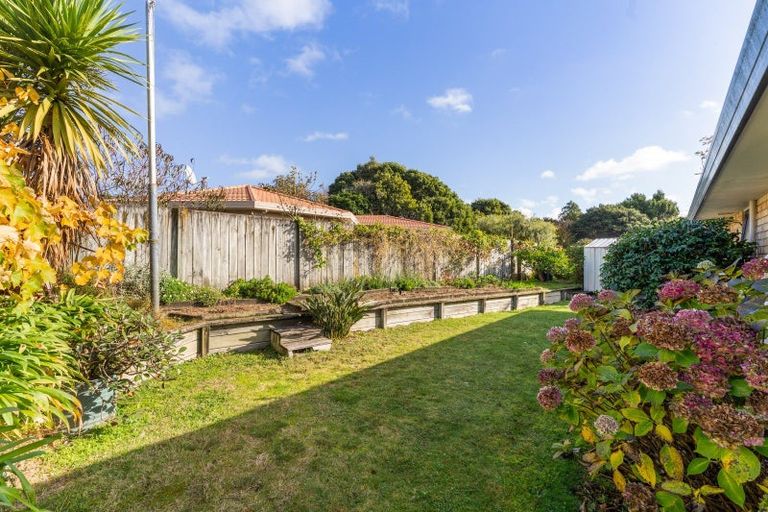 Photo of property in 142 Langdale Avenue, Paraparaumu, 5032