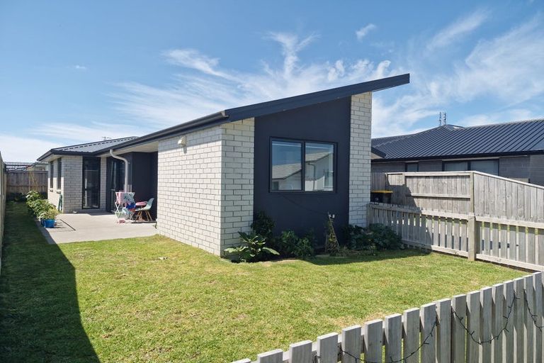 Photo of property in 11 Navy Lane, Papamoa, 3118