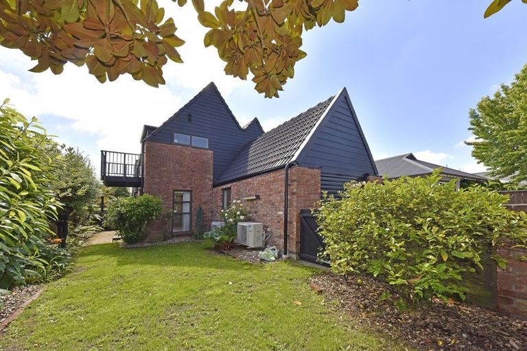 Photo of property in 1/88 Abberley Crescent, St Albans, Christchurch, 8014