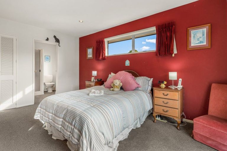 Photo of property in 10 Natalie Place, Harewood, Christchurch, 8051