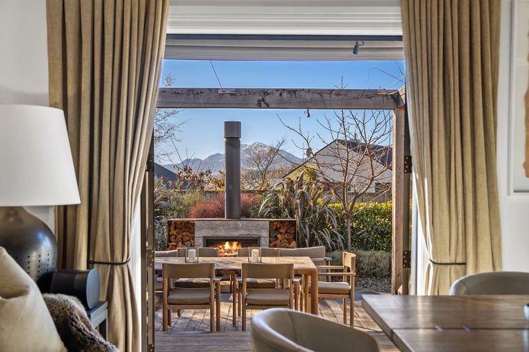 Photo of property in 8 Little Oak Common, Wanaka, 9305