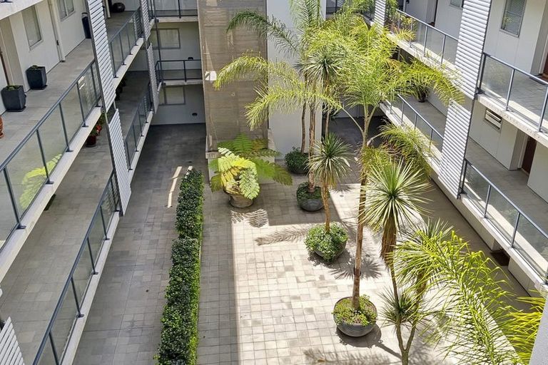 Photo of property in Zenith Apartments, 402/10 Fox Street, Parnell, Auckland, 1052
