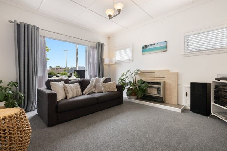 Photo of property in 35 Ngatai Road, Otumoetai, Tauranga, 3110