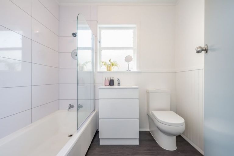 Photo of property in 15 Gardiner Grove, Wainuiomata, Lower Hutt, 5014