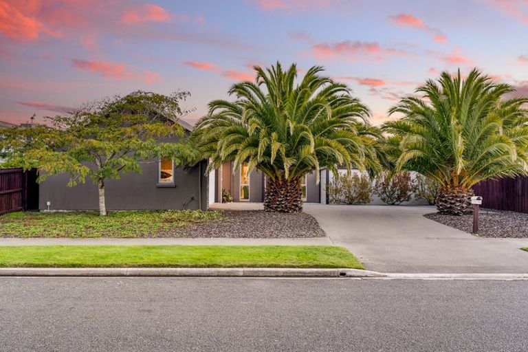 Photo of property in 141 Aston Drive, Waimairi Beach, Christchurch, 8083