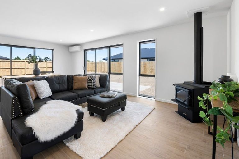 Photo of property in 37 Suffolk Drive, Kirwee, 7571