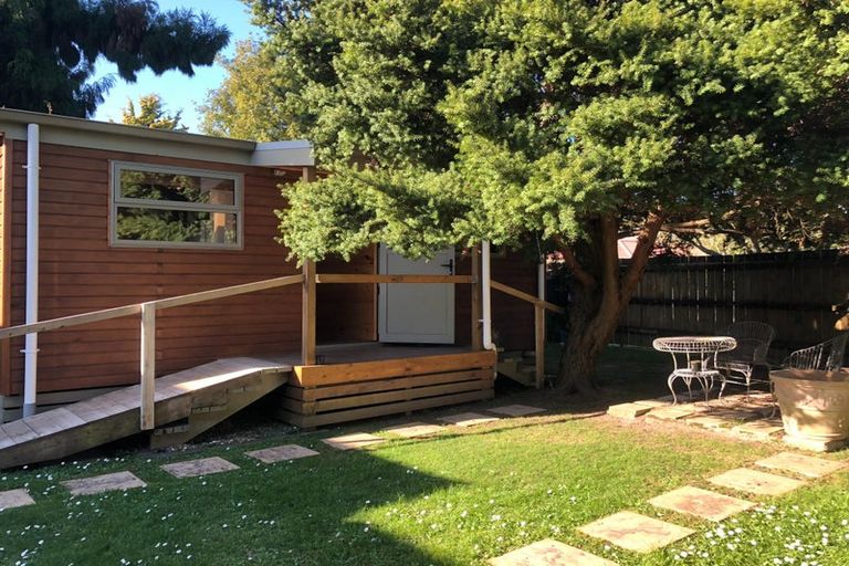 Photo of property in 1 Vectis Road, Hillcrest, Hamilton, 3216