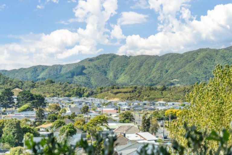 Photo of property in 121 Wainuiomata Road, Wainuiomata, Lower Hutt, 5014