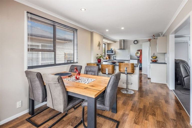 Photo of property in 166 Mark Avenue, Grenada Village, Wellington, 6037