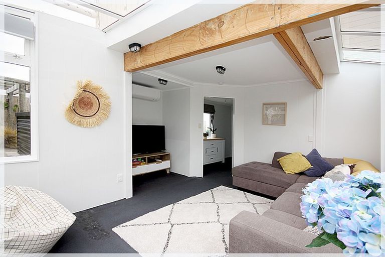 Photo of property in 6 Huia Street, Foxton Beach, Foxton, 4815